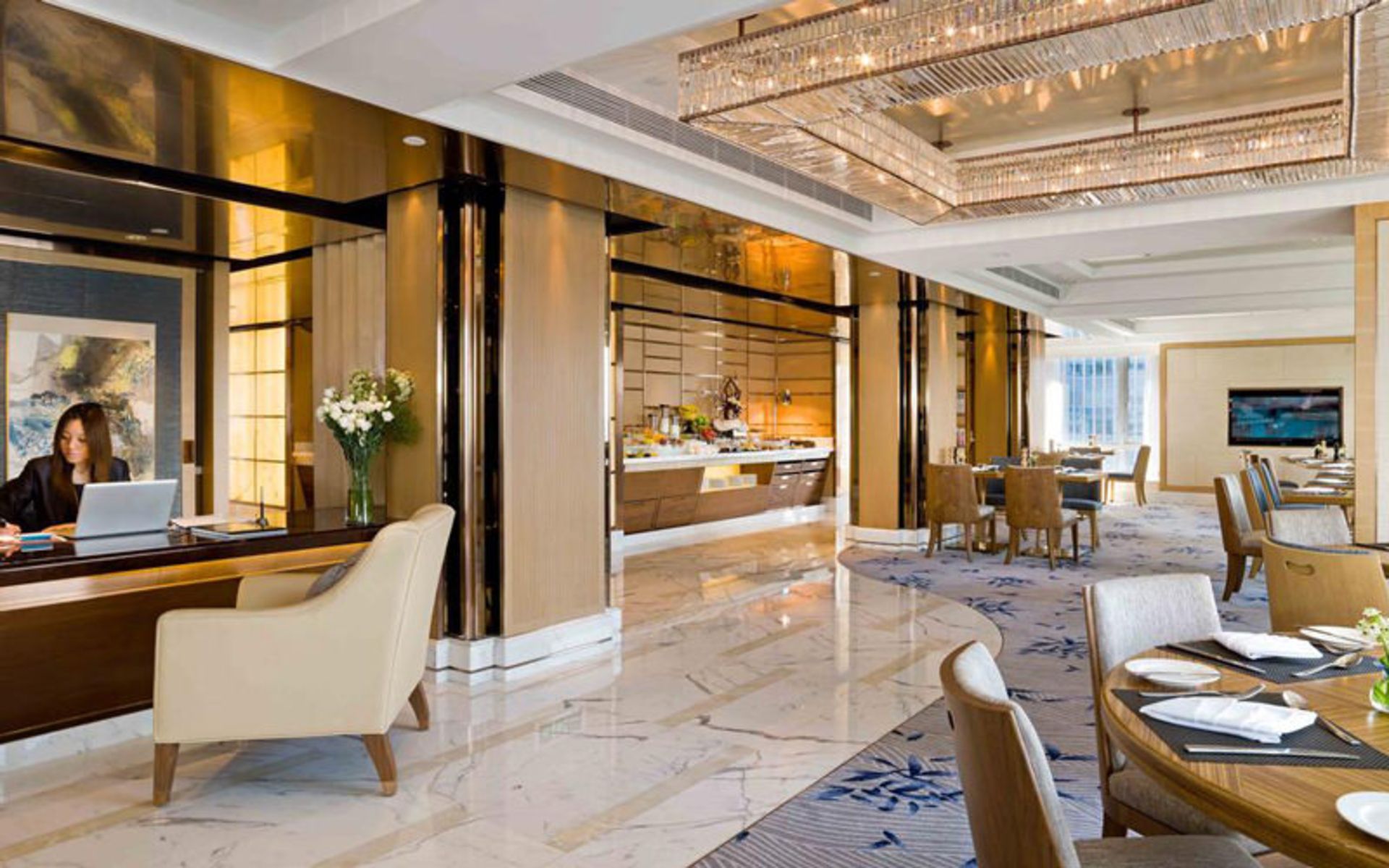 هتل شانگری لا کری (Shangri-La Kerry Hotel)