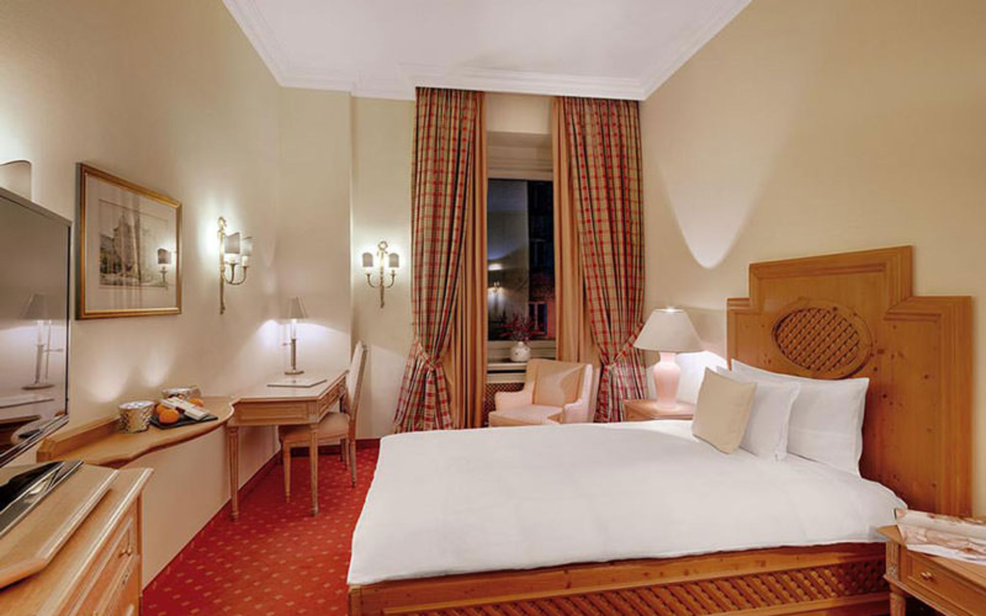 هتل اکسلسیور (Hotel Excelsior)