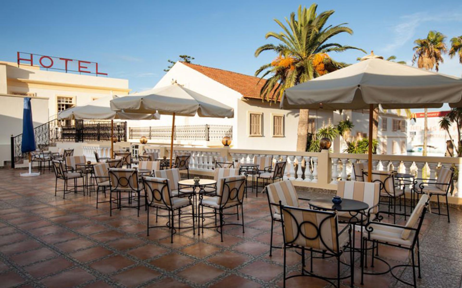 هتل گرند ویلا د فرنس (Grand Hotel Villa de France)