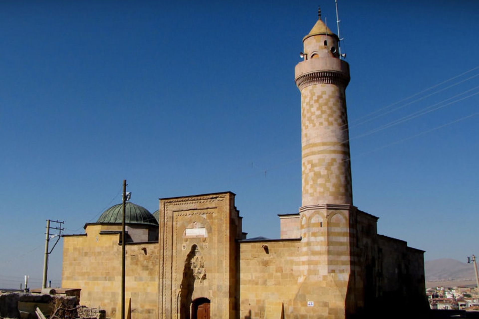 نیغده