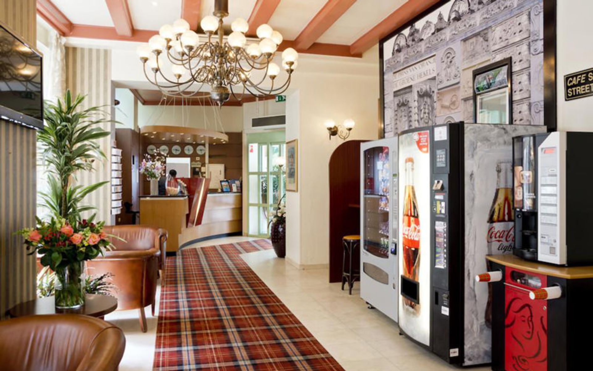 هتل اونیو (Avenue Hotel)