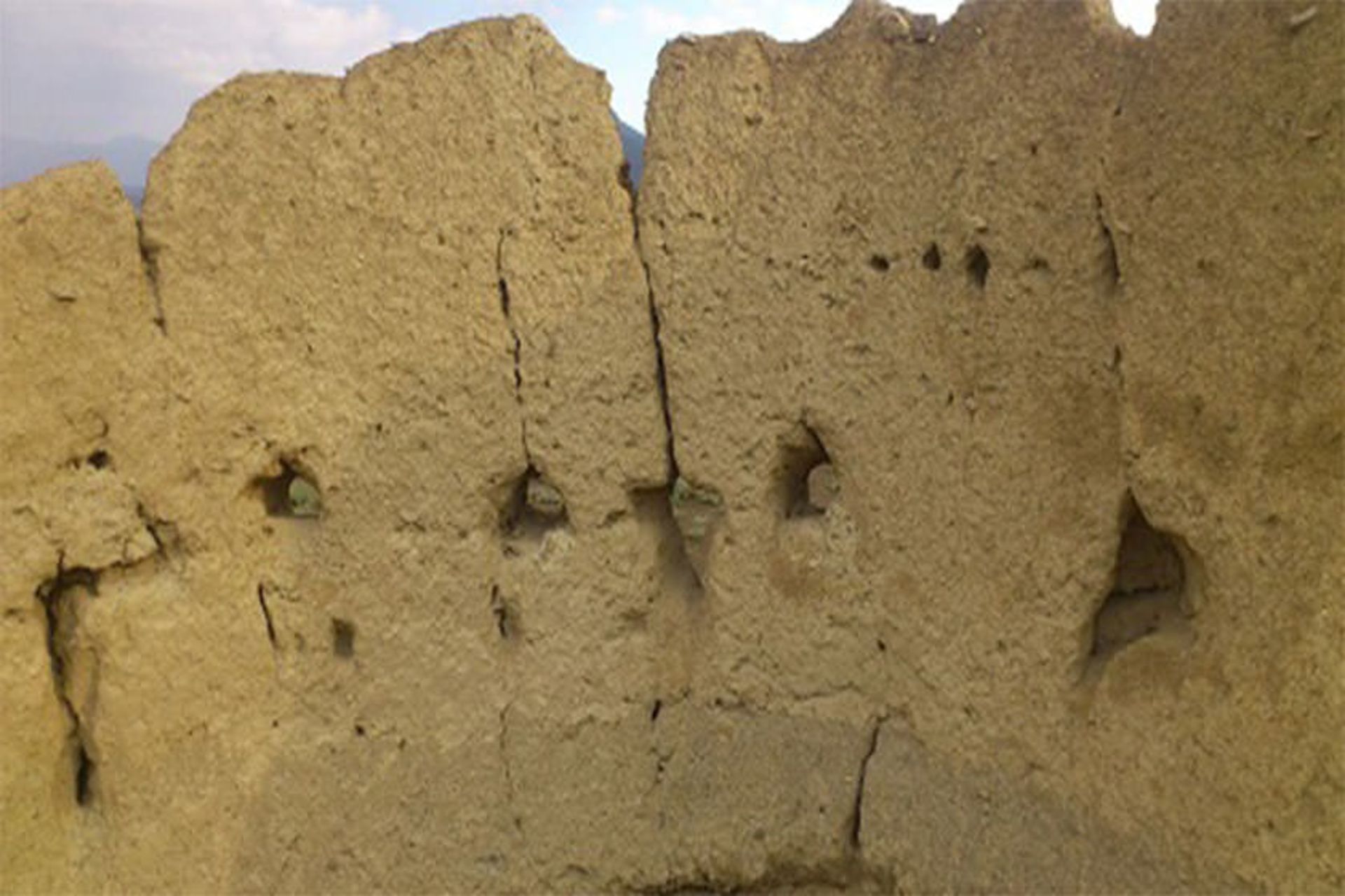 قلعه خشتی گیلوان
