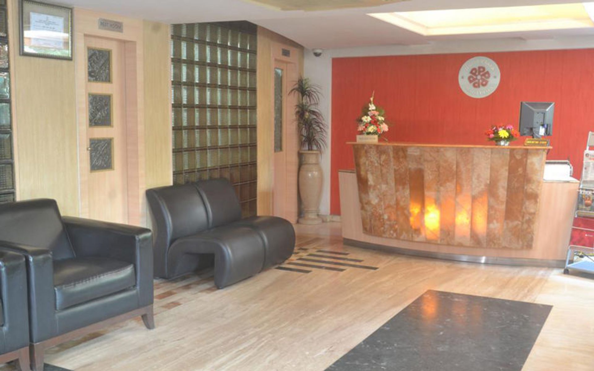 هتل پلازا (Hotel Plaza)