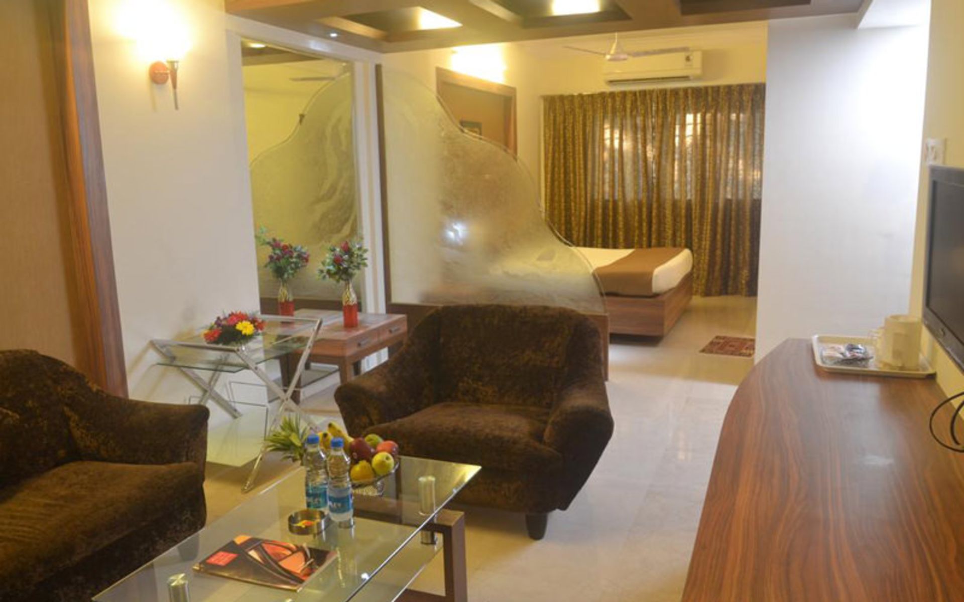 هتل پلازا (Hotel Plaza)
