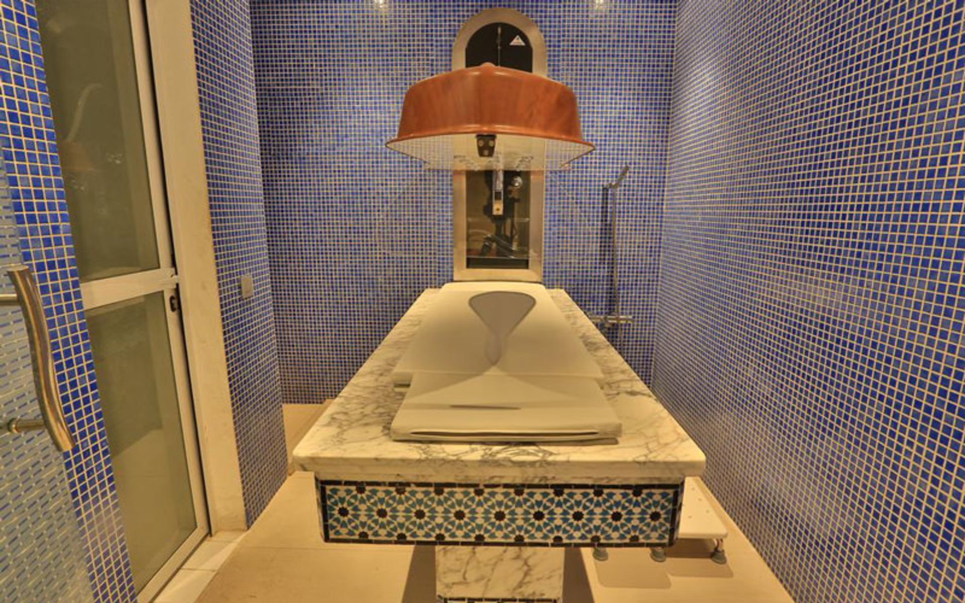 هتل رویال تولیپ سیتی سنتر (Royal Tulip City Center)