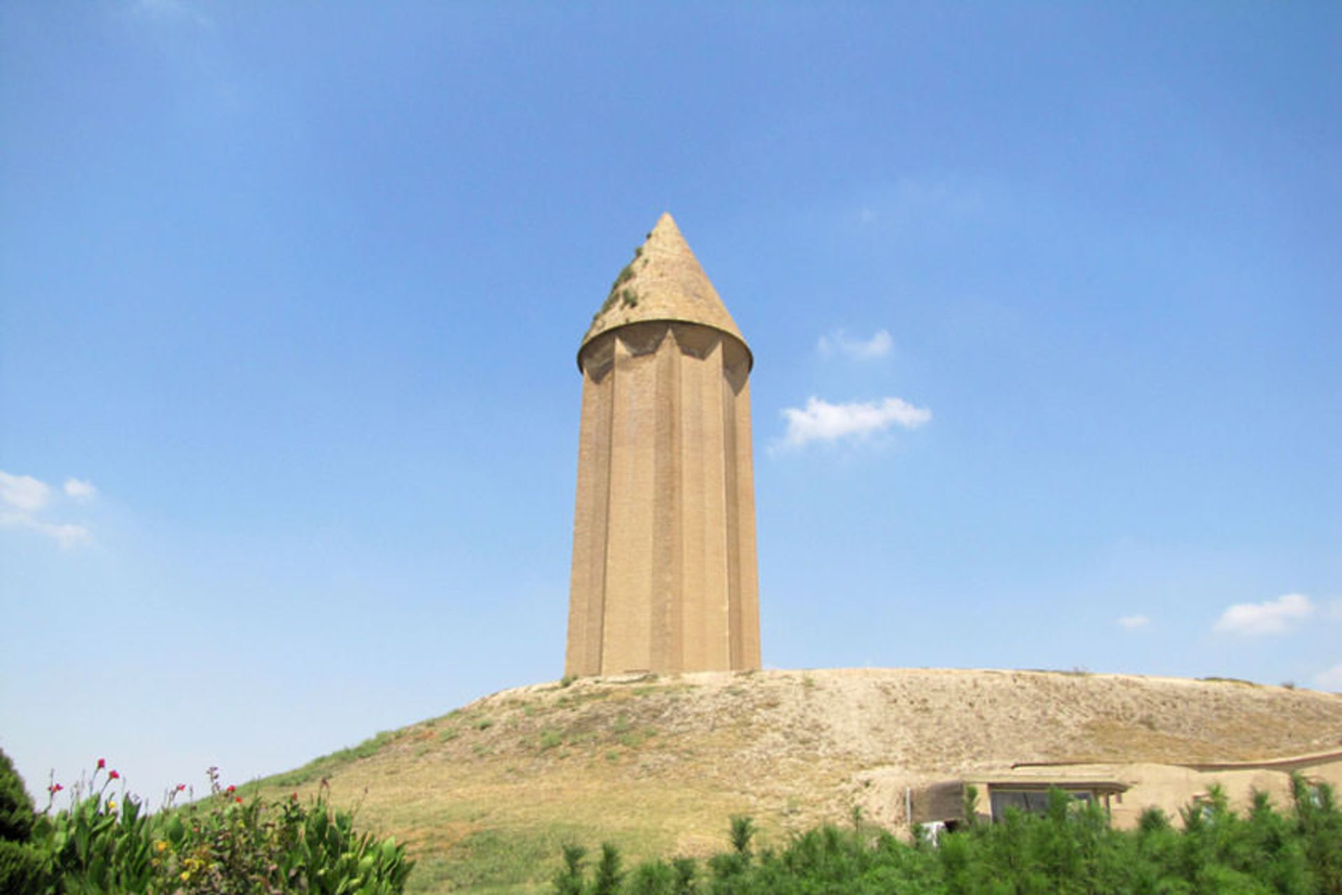 گنبد قابوس