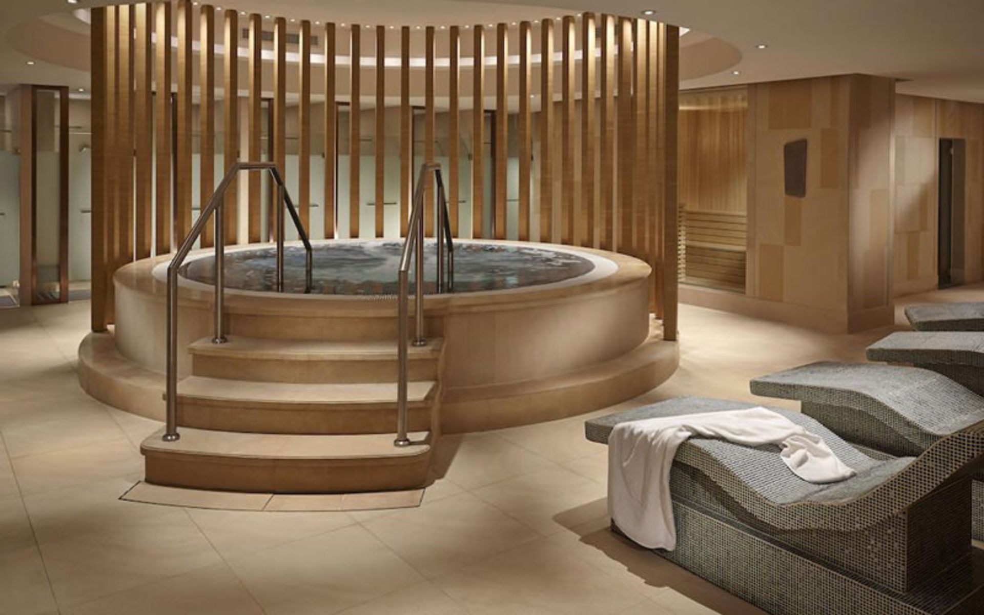 هتل شانگری لا کری (Shangri-La Kerry Hotel)