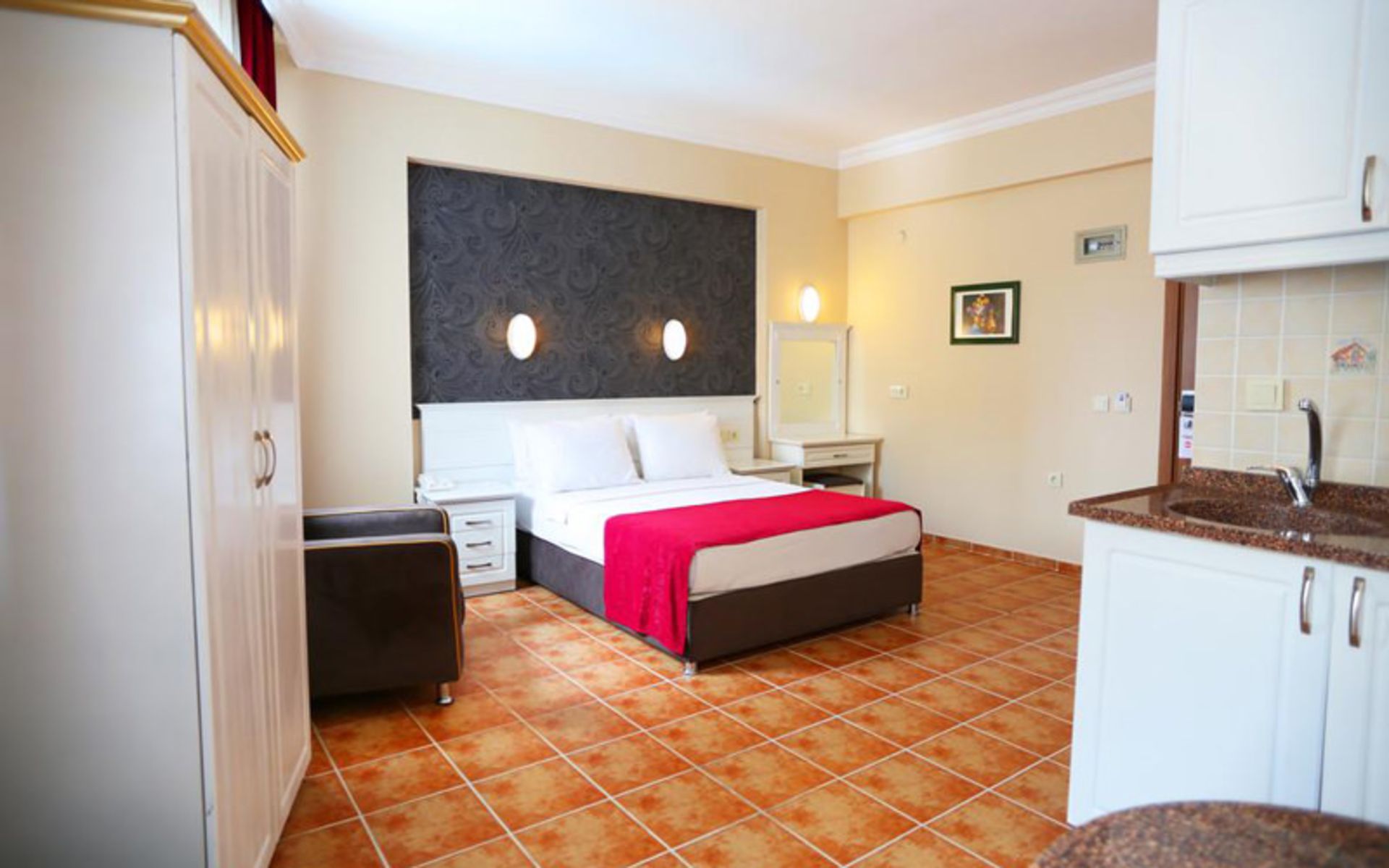هتل کومت دلوکس سوئیت (Comet De Luxe - Halal All Inclusive)