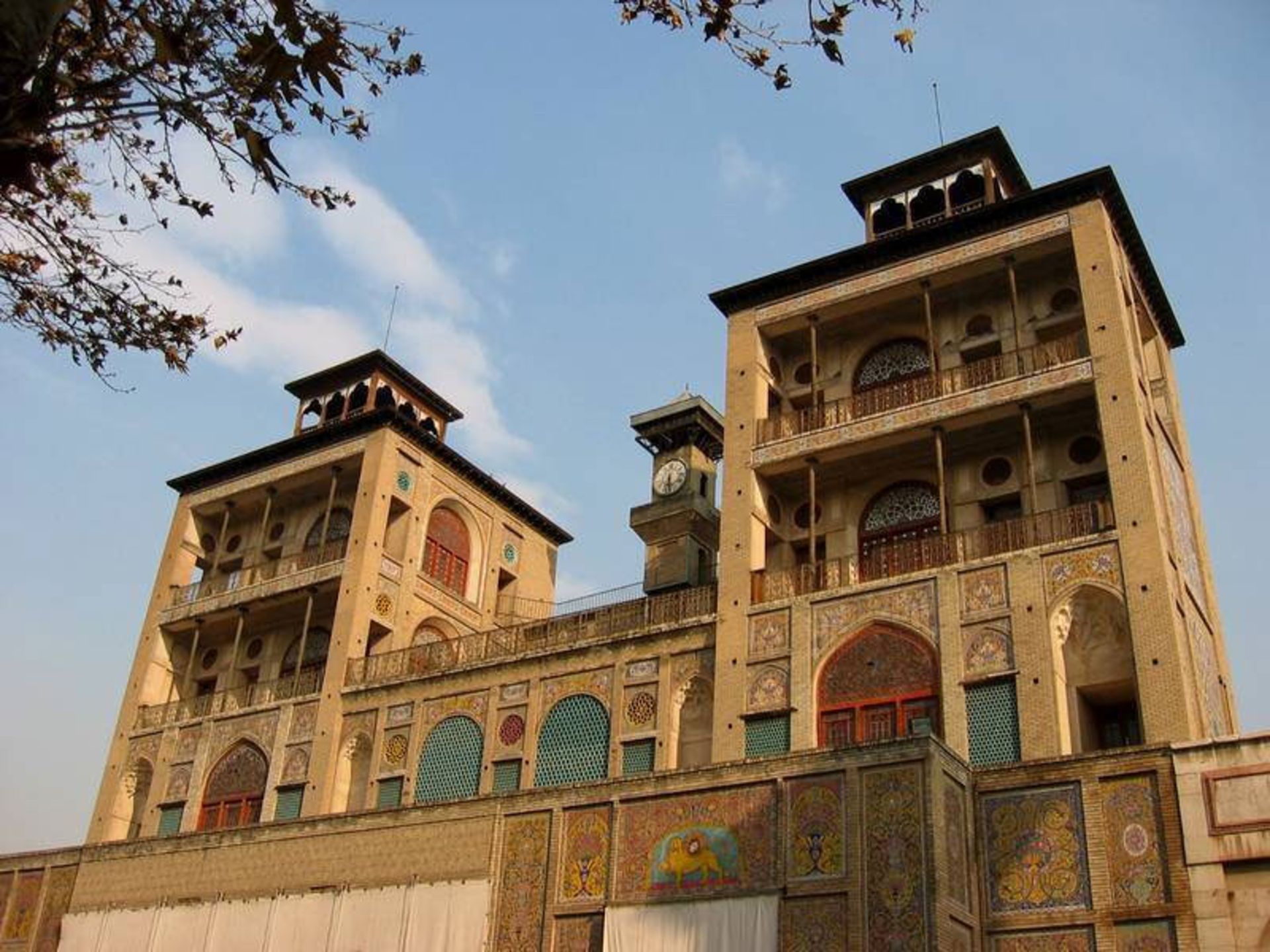 ساعت شمس العماره
