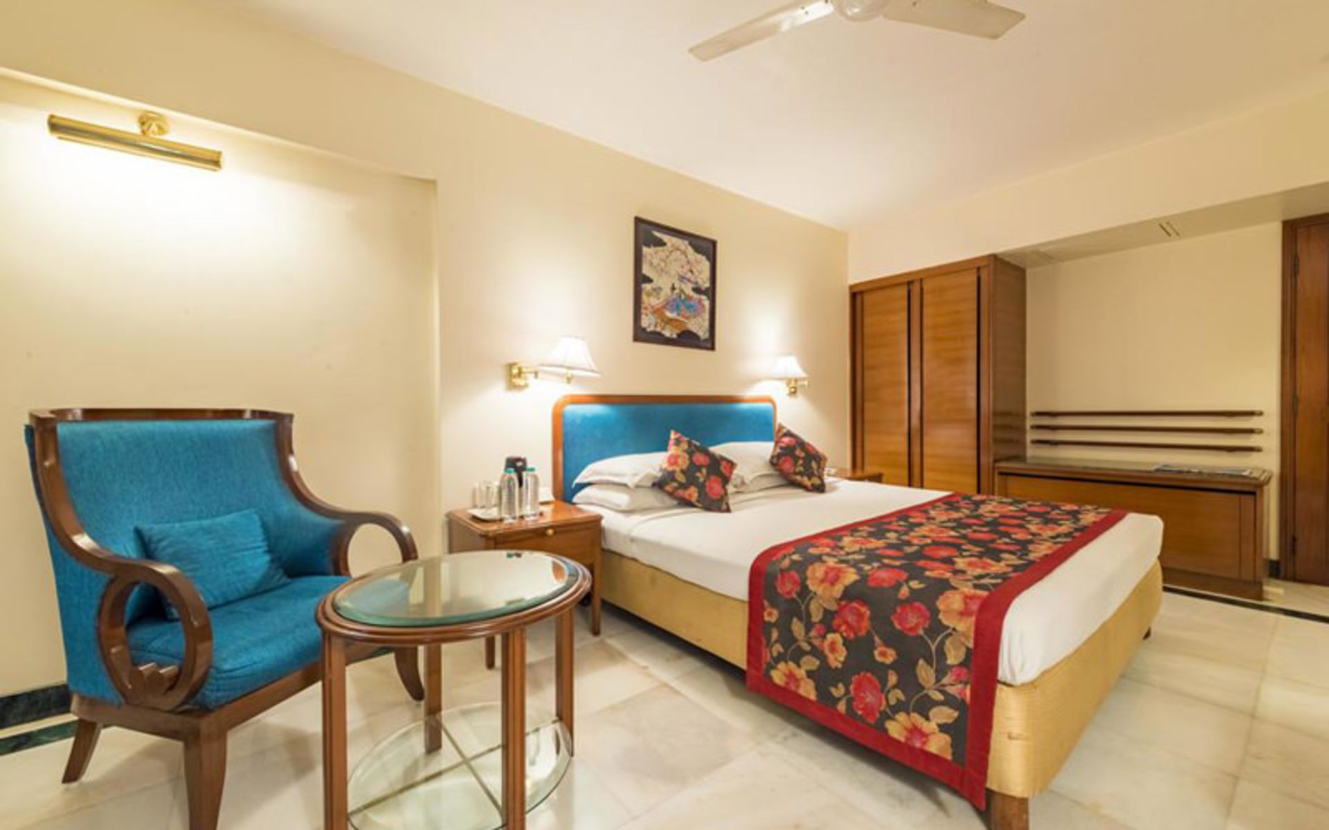 هتل پارله اینترنشنال (Hotel Parle International)