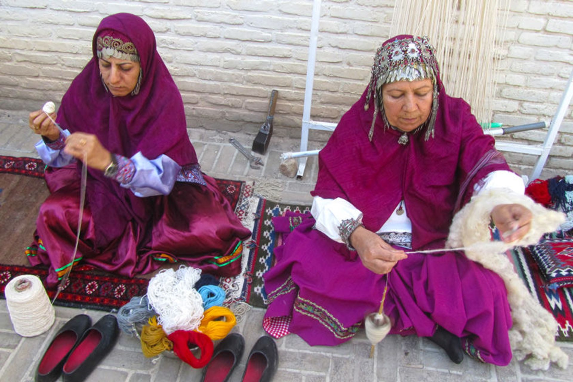 نقش زنان در صنایع دستی