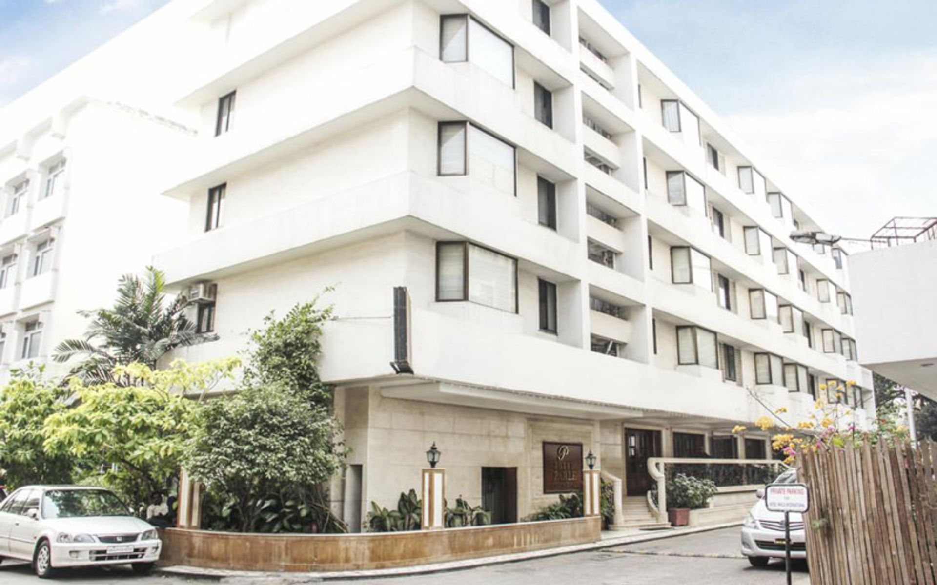 هتل پارله اینترنشنال (Hotel Parle International)
