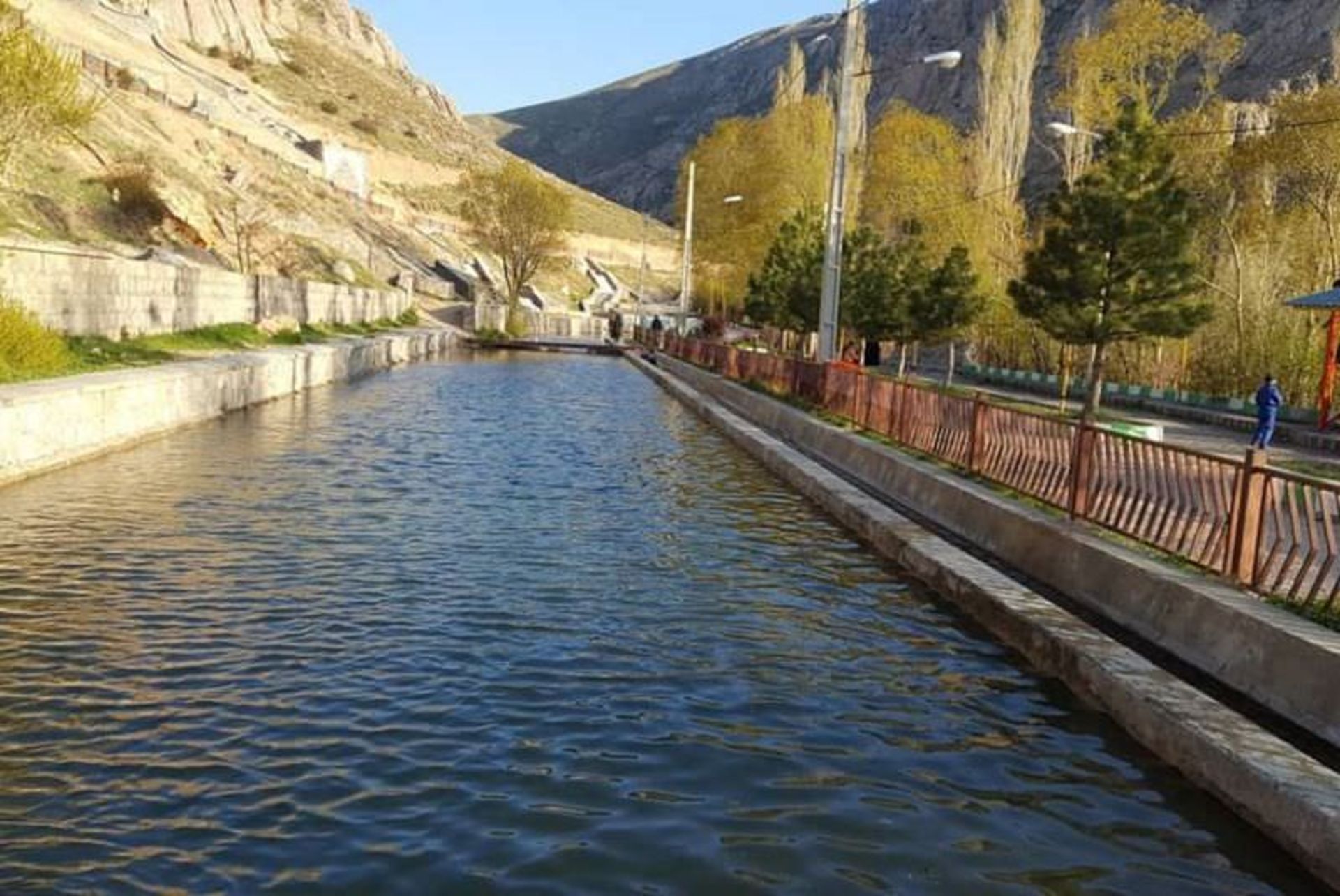 منطقه نمونه گردشگری ازناو