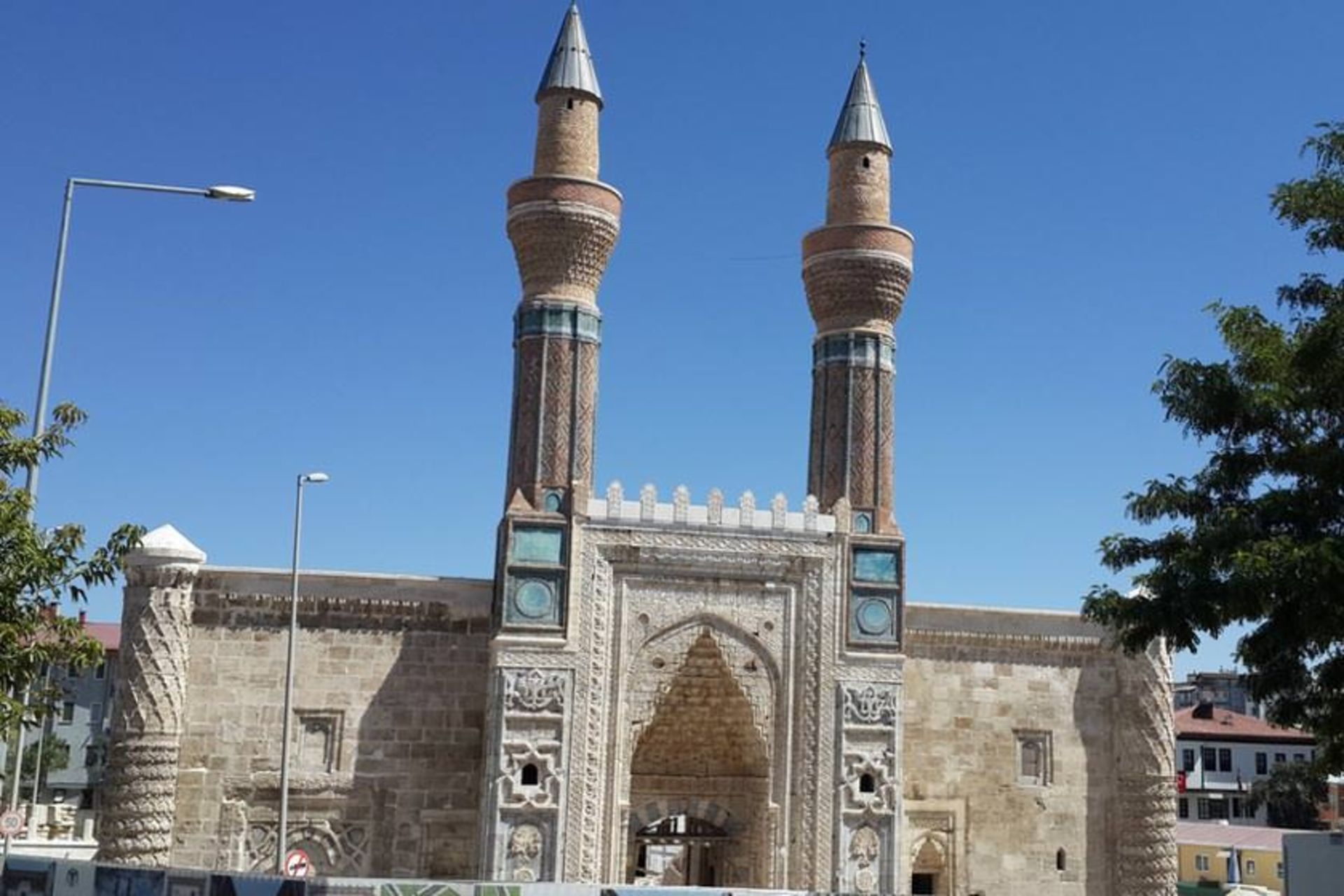 2018-6-d9727383-c76f-41f3-9faf-00615d9c851f