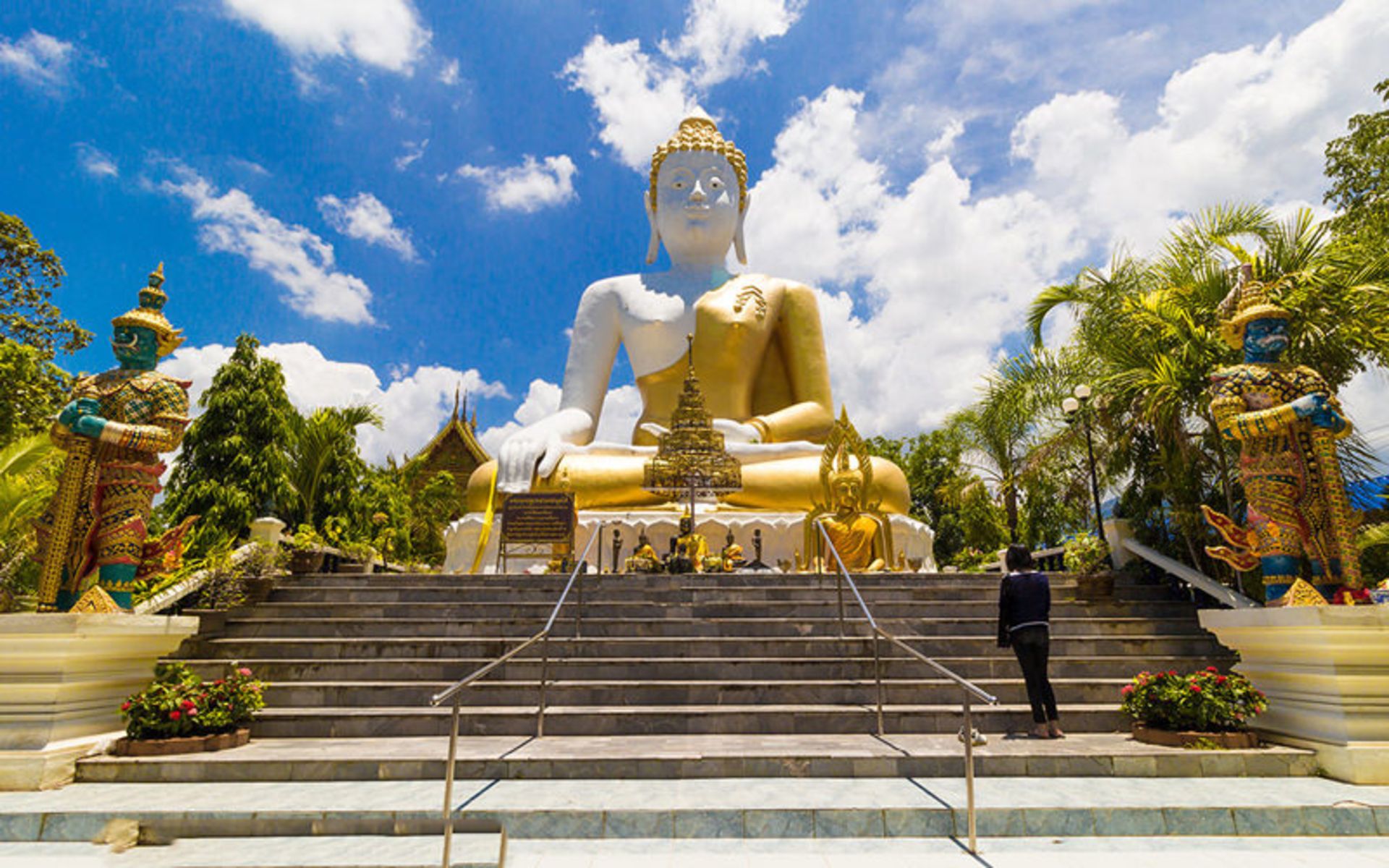 وات فراتات دو کام (Wat Phra That Doi Kham)