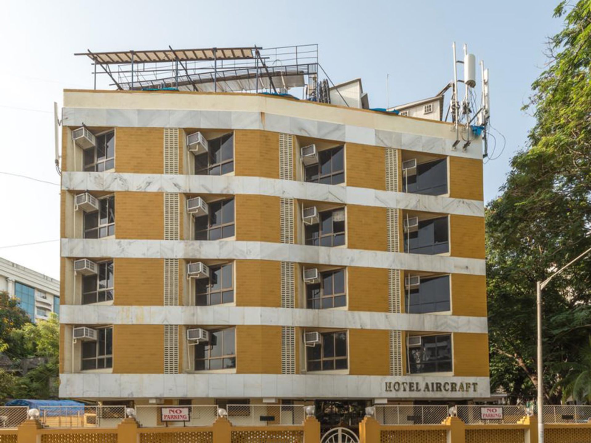 هتل ایرکرافت اینترنشنال (Hotel Aircraft International)