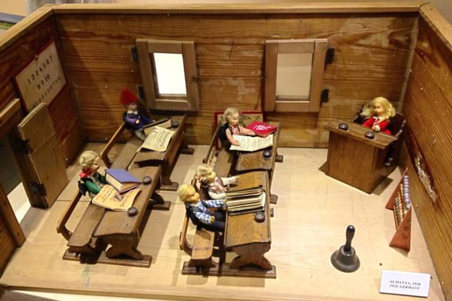 2018-6-e37d75a4-4f4a-4143-8231-0840e4d9acd5