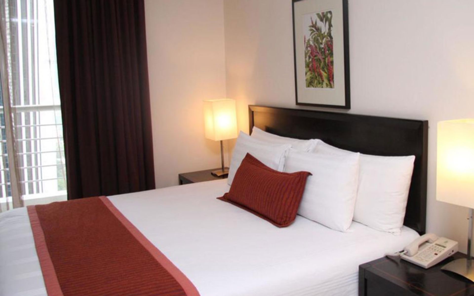 هتل پی ان بی پردانا سوئیتز آن پارک (PNB Perdana Hotel & Suites On The Park)