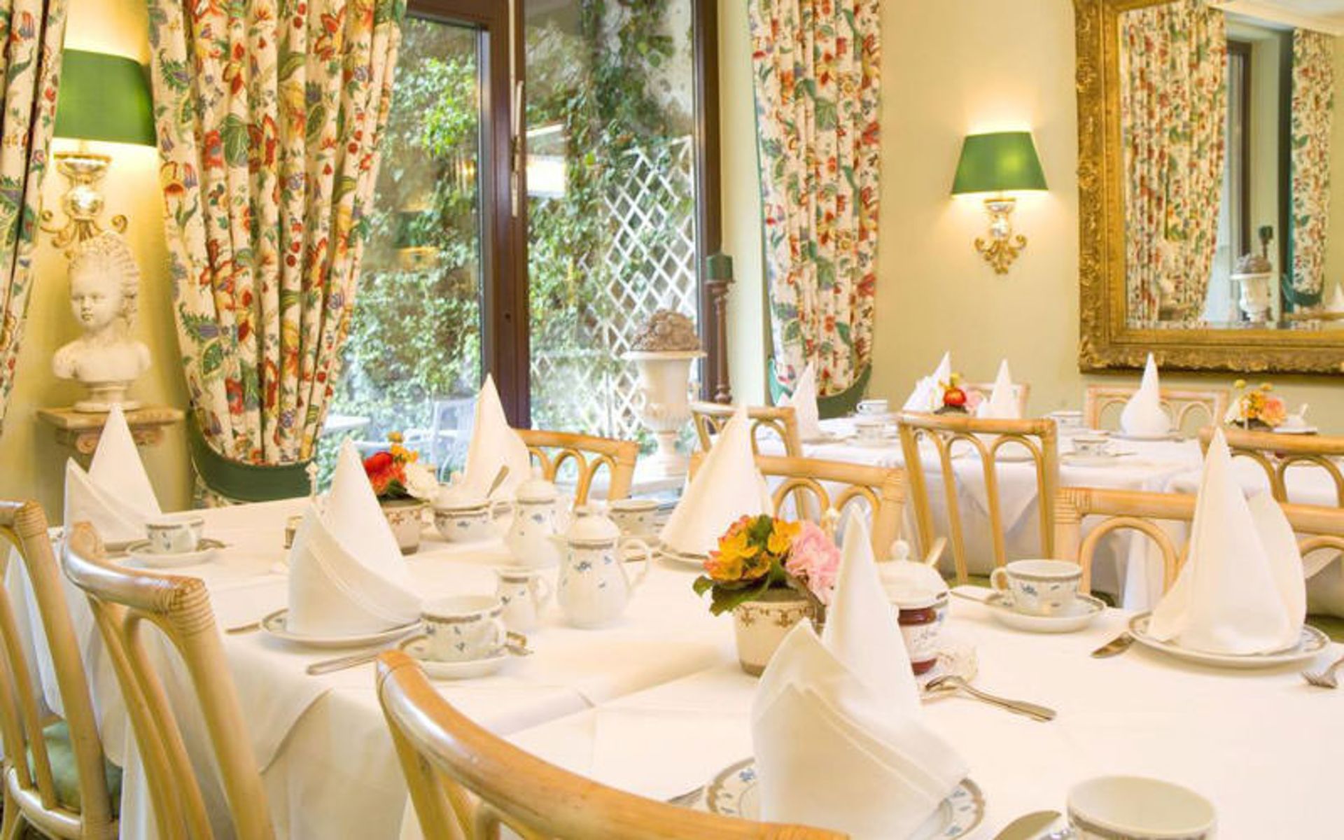 هتل ادمیرال (Hotel Admiral)