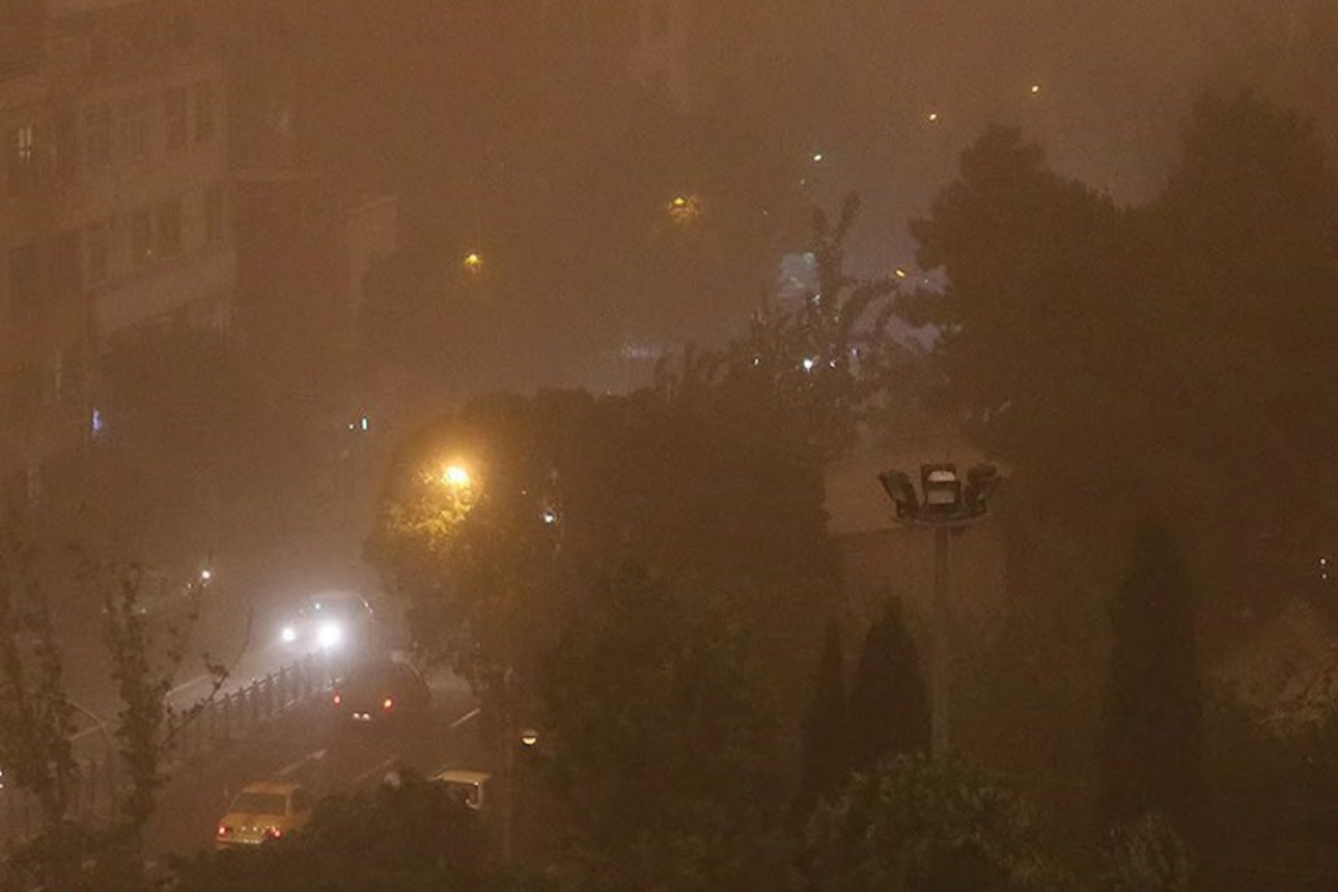 طوفان در تهران