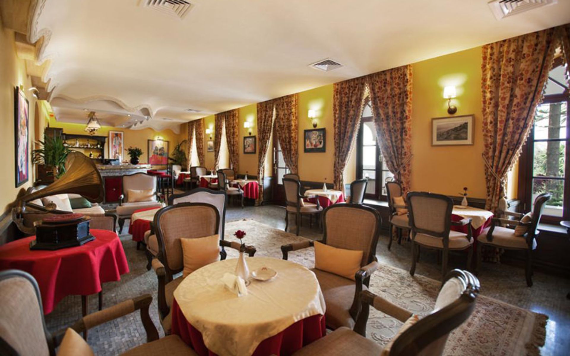 هتل گرند ویلا د فرنس (Grand Hotel Villa de France)