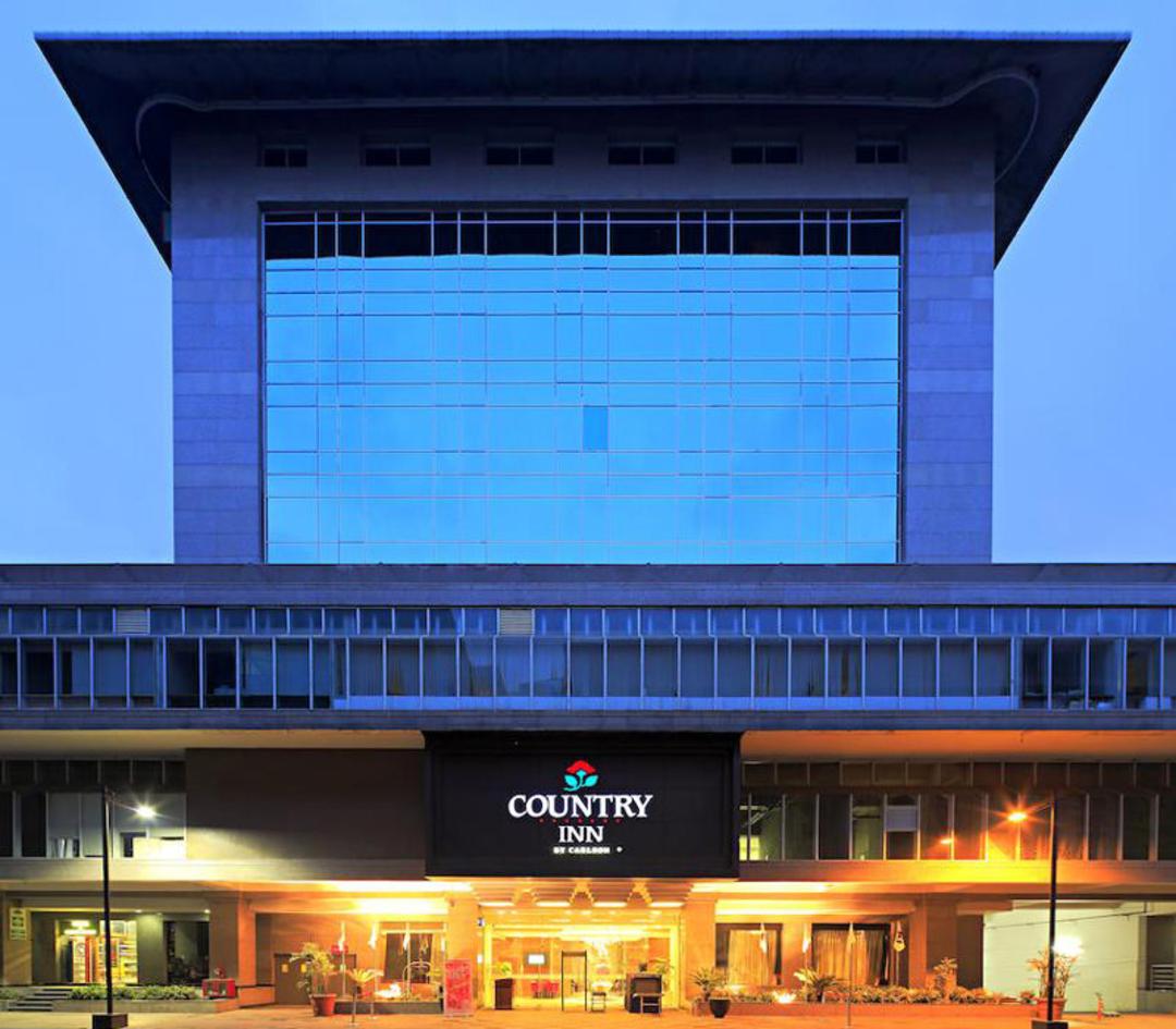 هتل کانتری این اند سوئیت بار رادیسون دهلی ساکت (Country Inn & Suites By Radisson, Delhi Saket)