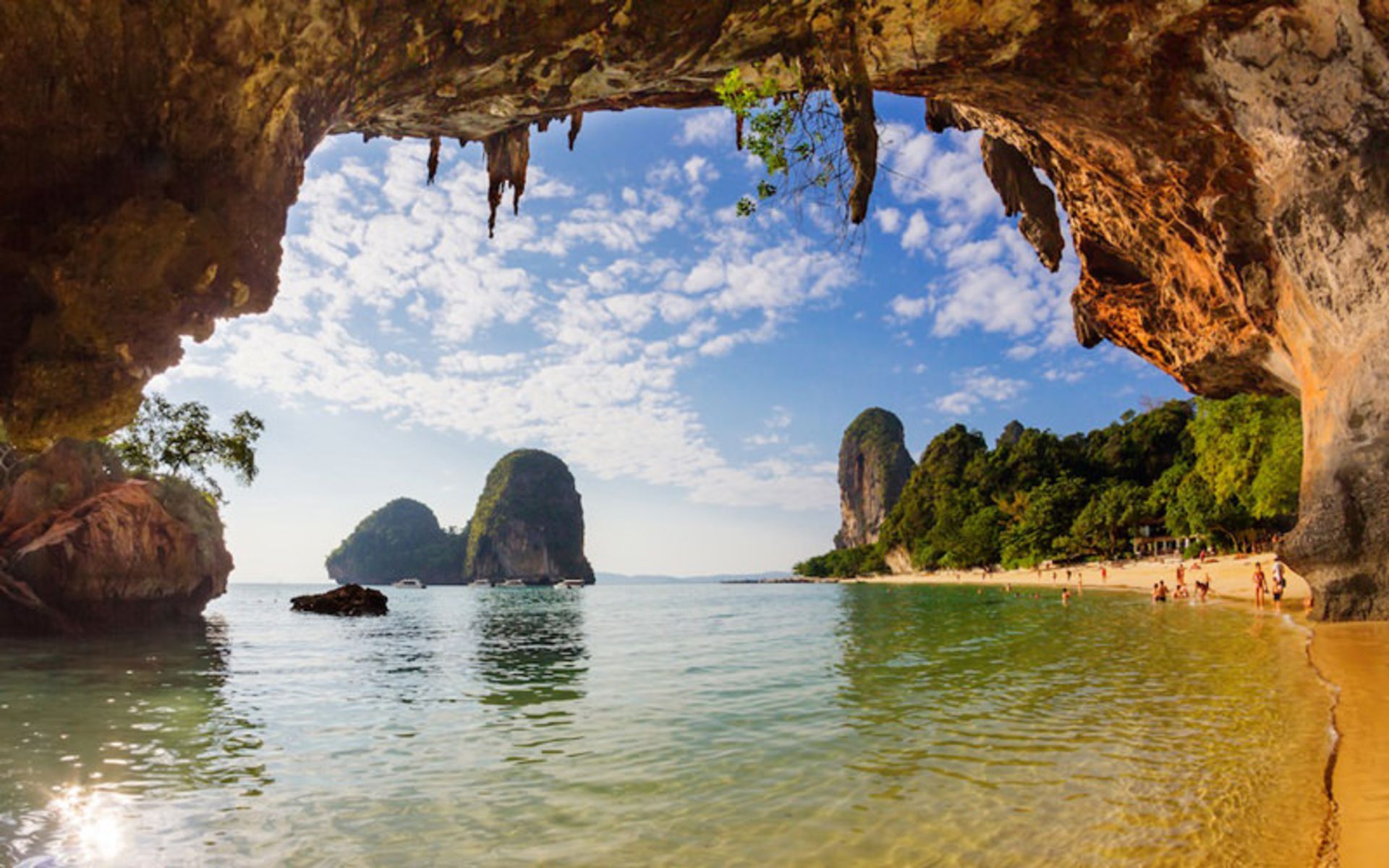 غارها و سواحل ریلی (Railay Beach)