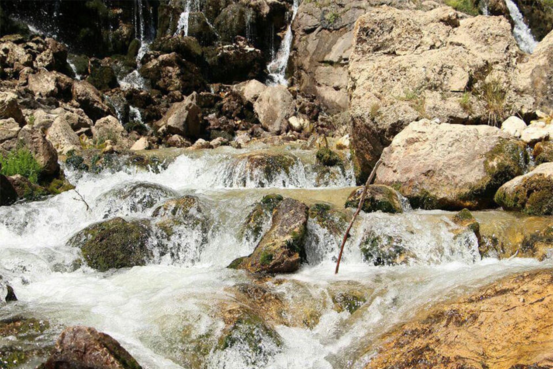 آبشار نره‌گر