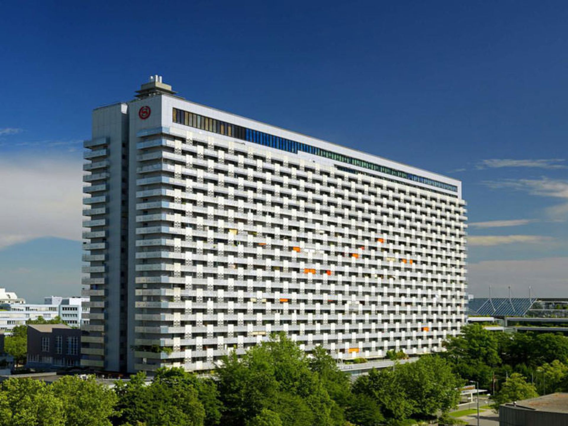 هتل شرایتون مونیخ آرابلا پارک (Sheraton München Arabellapark Hotel)