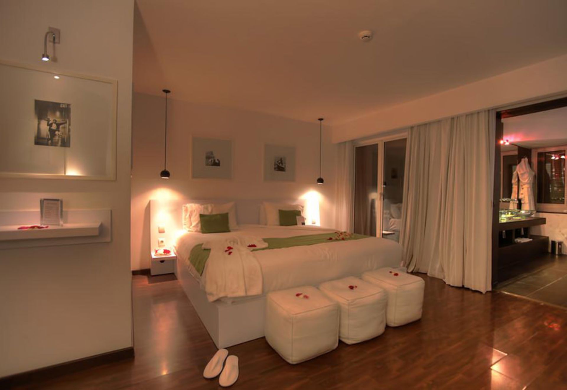 هتل باب (Bab Hotel)