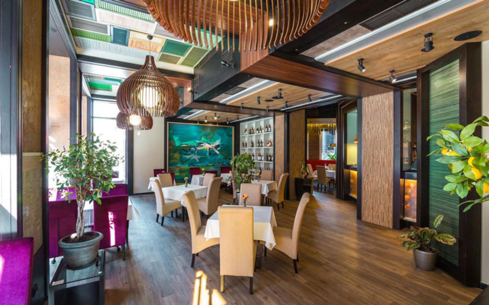 هتل نورث اونیو (North Avenue Hotel)