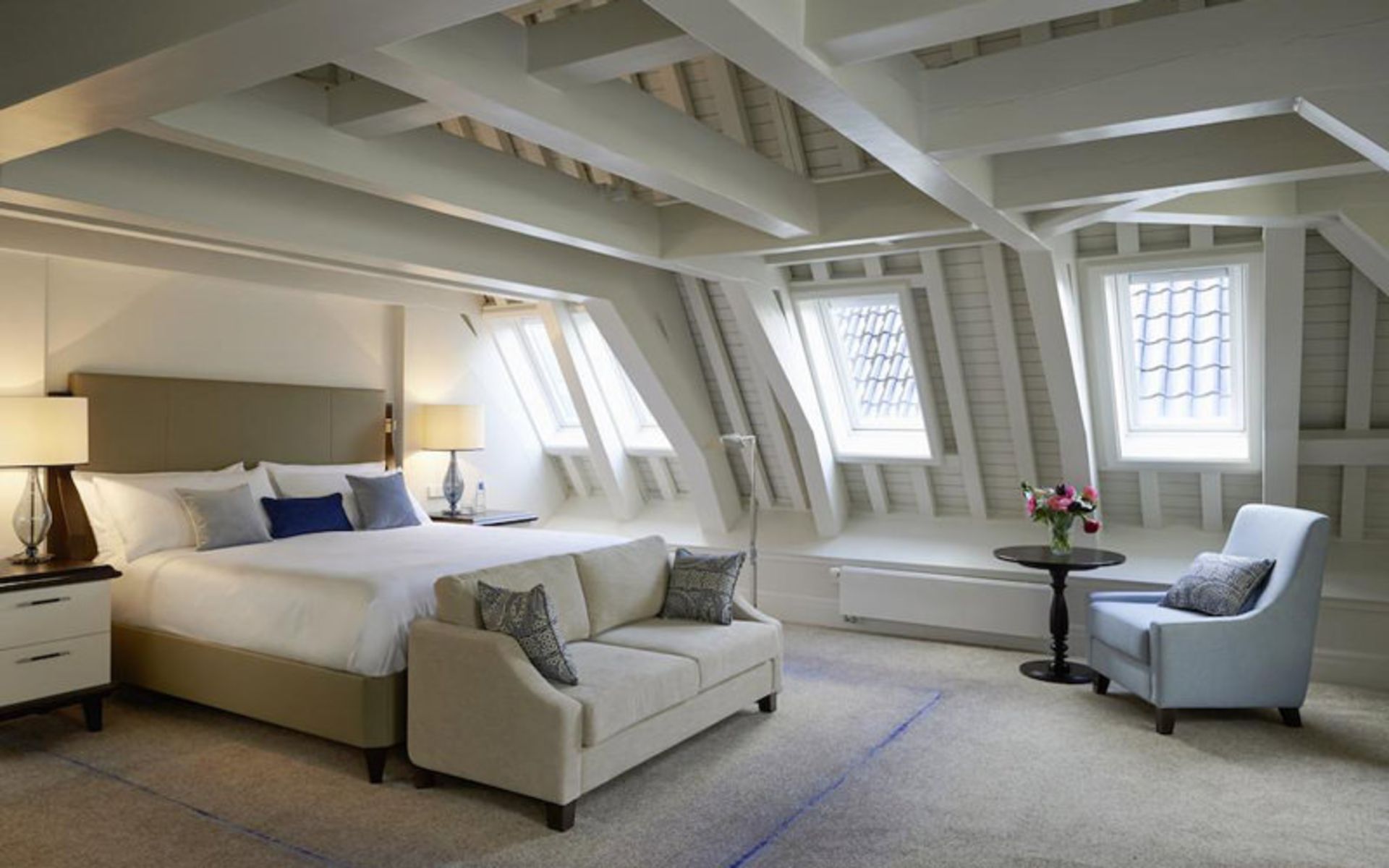 هتل والدورف آستوریا آمستردام (Waldorf Astoria Amsterdam)