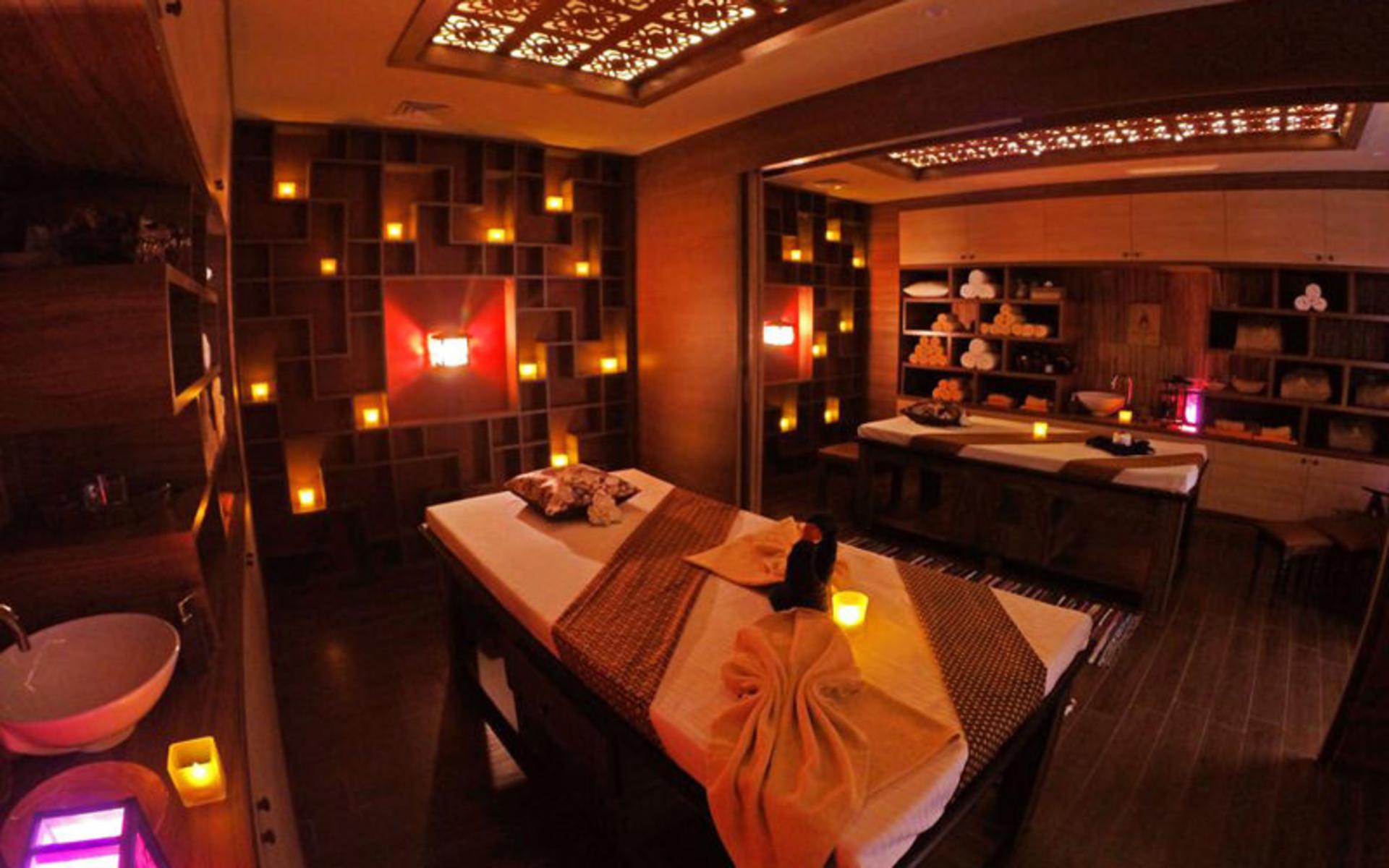 هتل اپرا سوئیت (Opera Suite Hotel)
