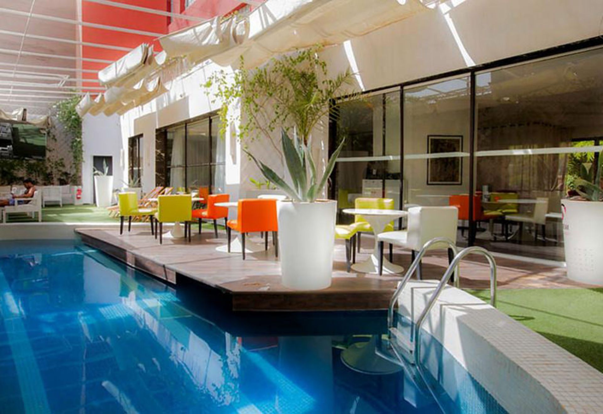 هتل باب (Bab Hotel)