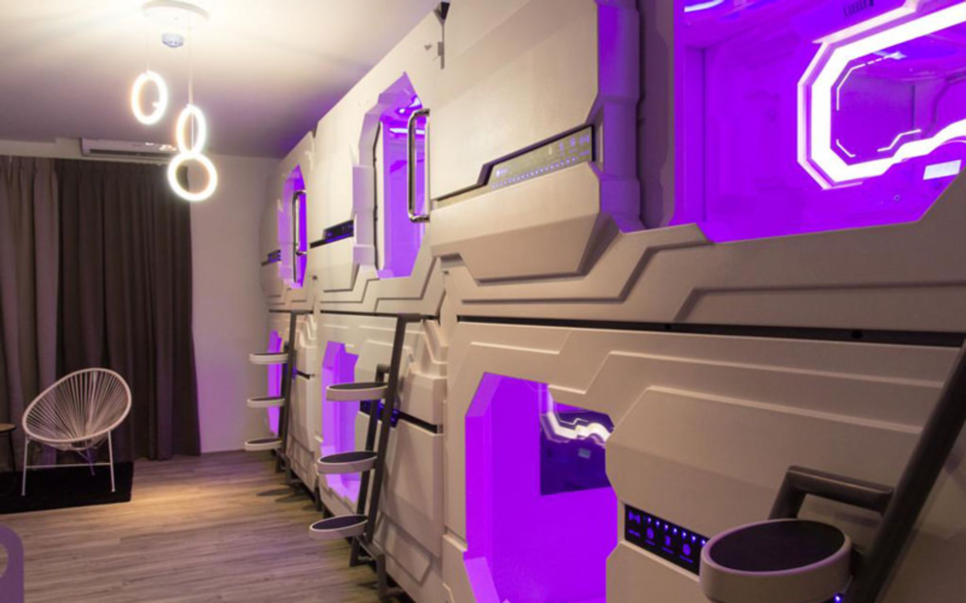 هتل ای او (iO Hotel)
