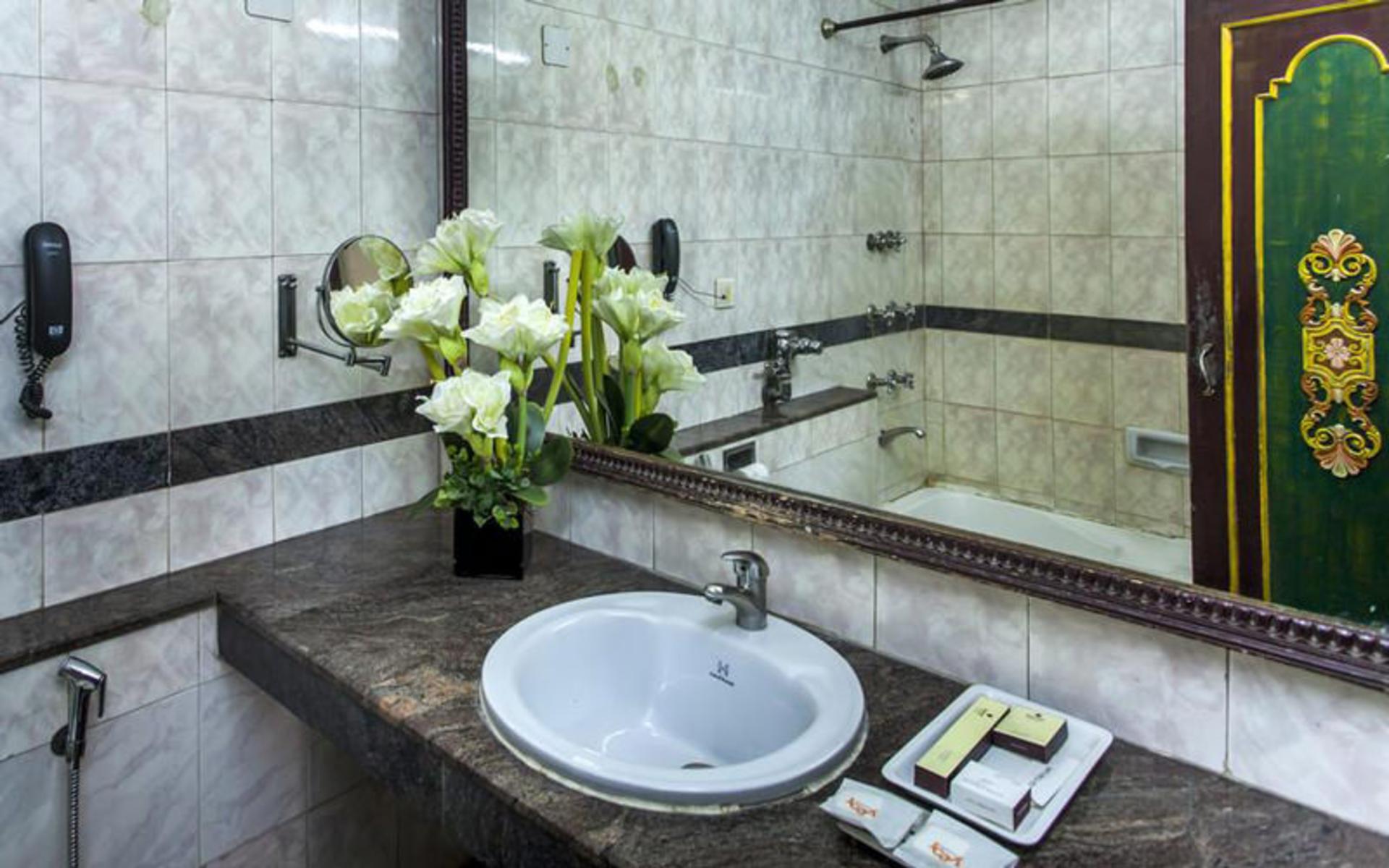 هتل سان استار رزیدنسی (Hotel Sunstar Residency)
