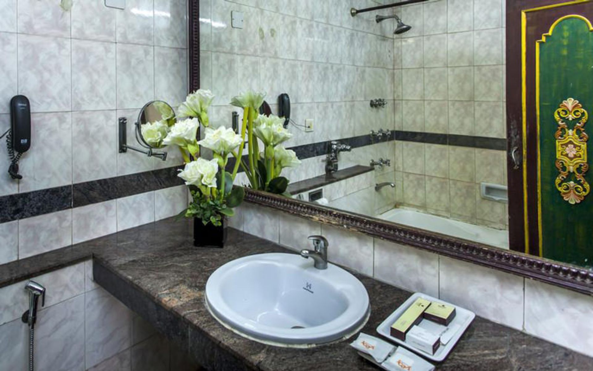 هتل سان استار رزیدنسی (Hotel Sunstar Residency)