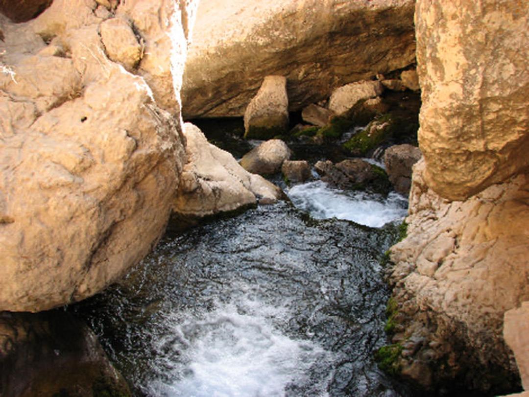غار سراب امیداباد