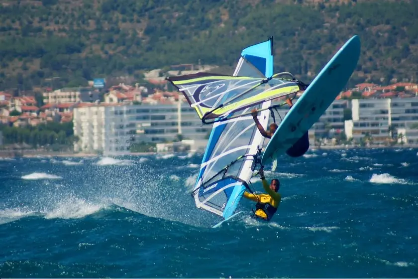 windsurfing