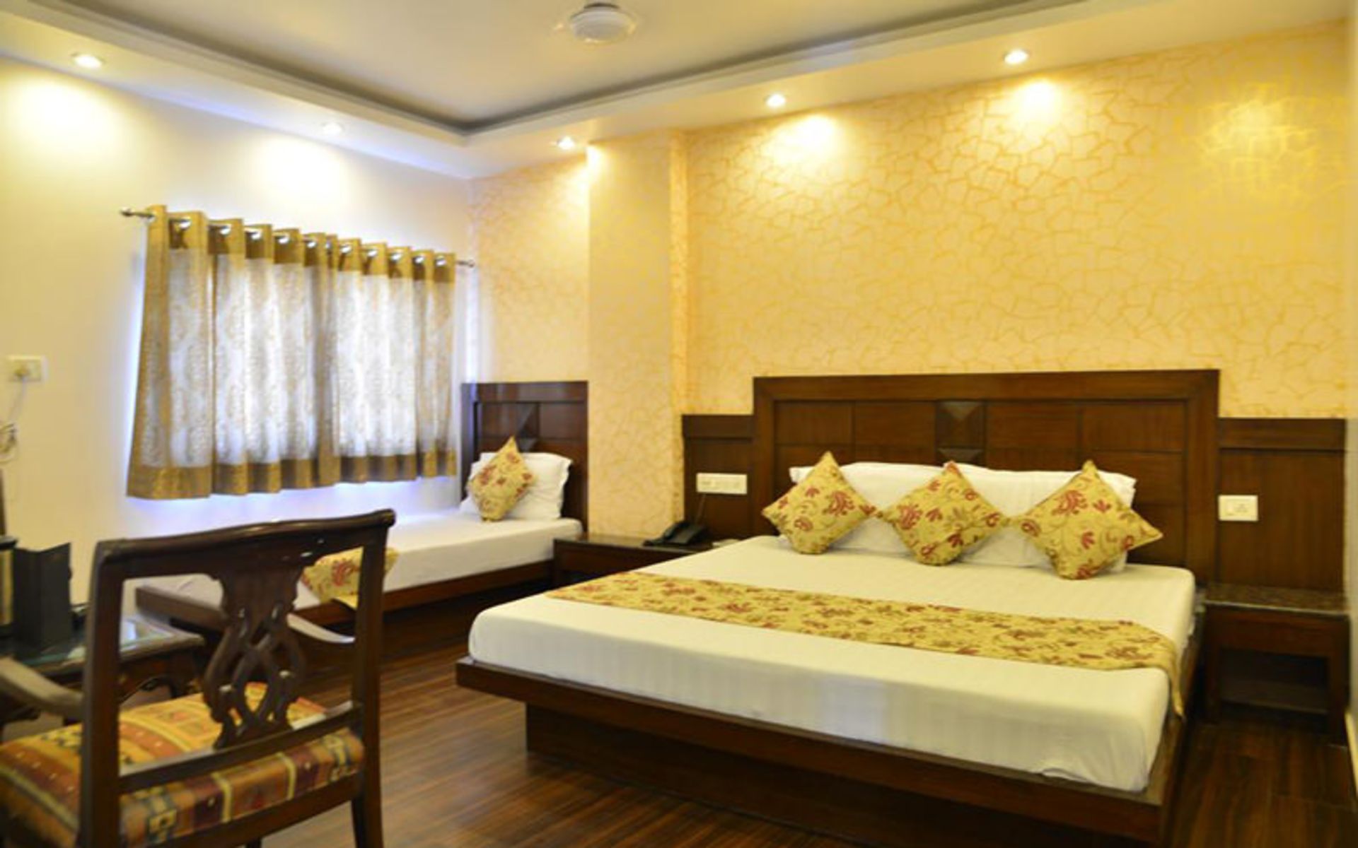 هتل آماکس این (Amax Inn)