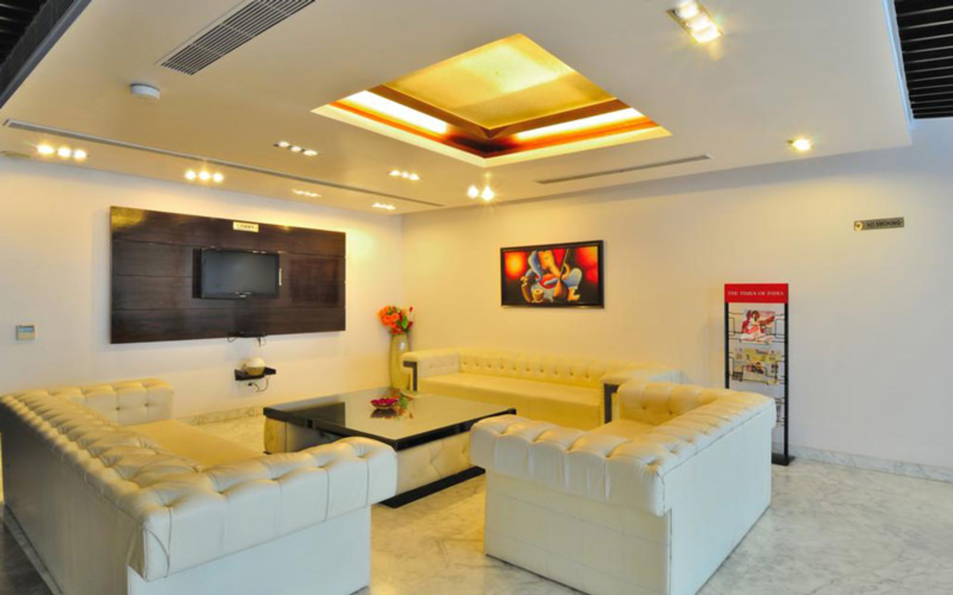 هتل الگانس (Hotel Elegance)