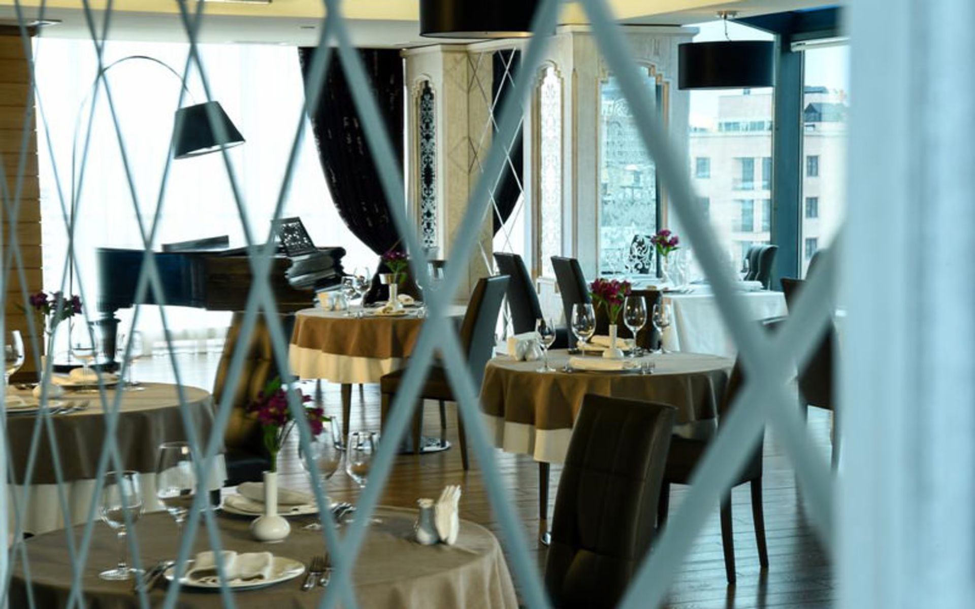 هتل اپرا سوئیت (Opera Suite Hotel)