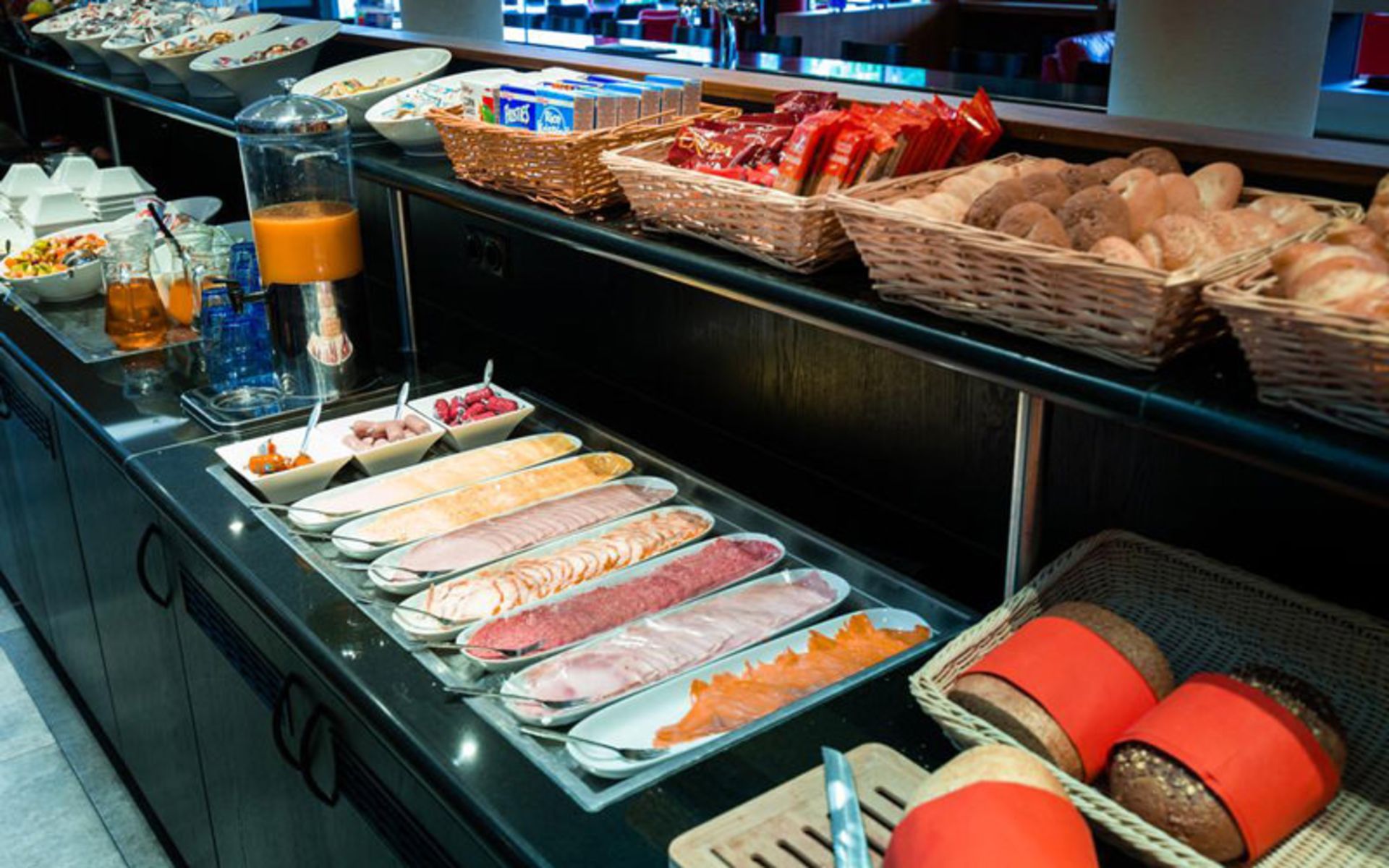 هتل باستین آمستردام ایرپورت (Bastion Hotel Amsterdam Airport)