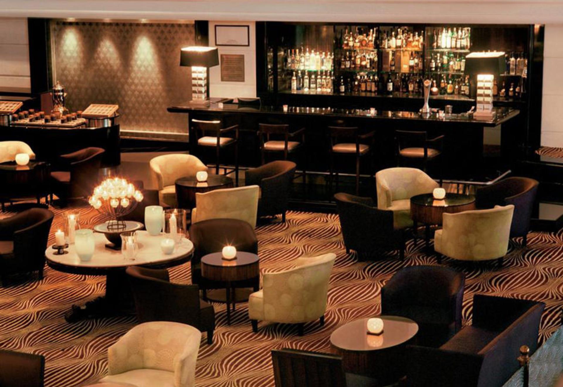 هتل تاج لندز اند (Taj Lands End)