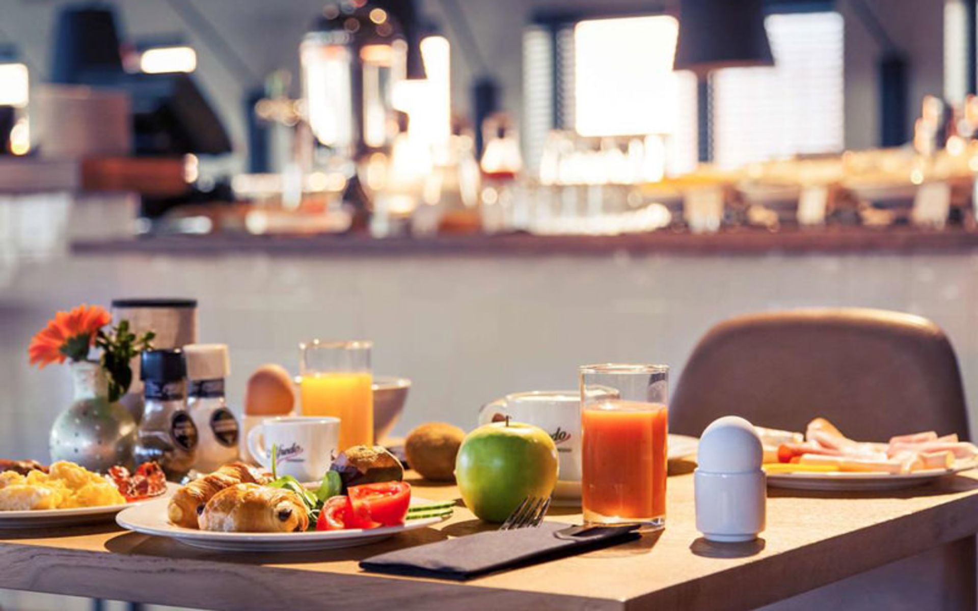 هتل مرکور آمستردام اسلوتردیک استیشن (Mercure Amsterdam Sloterdijk Station)