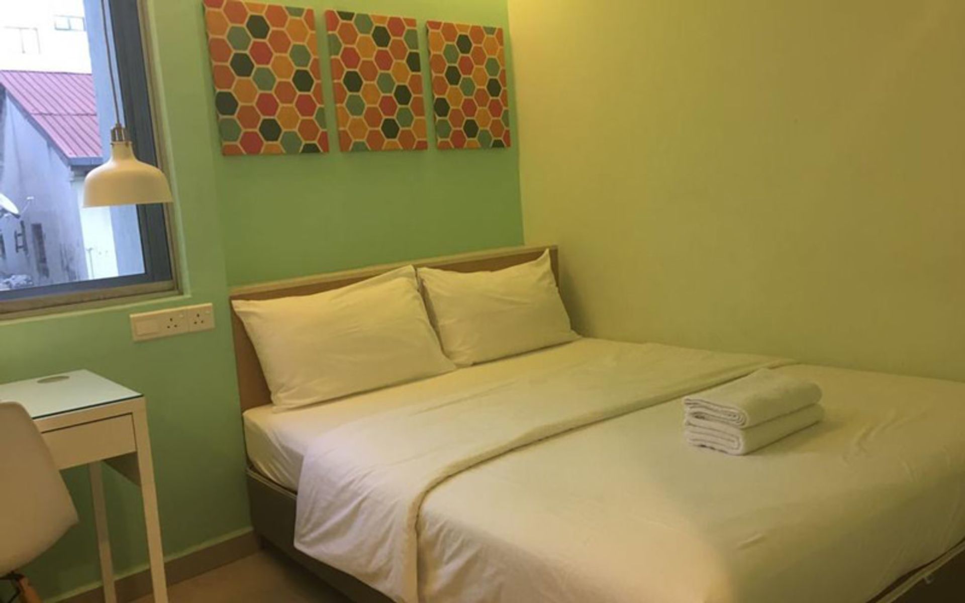 هتل ۱۰۰۰ مایلز (Hotel 1000 Miles)
