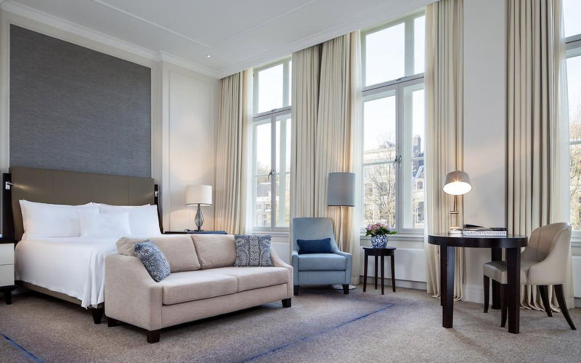 هتل والدورف آستوریا آمستردام (Waldorf Astoria Amsterdam)