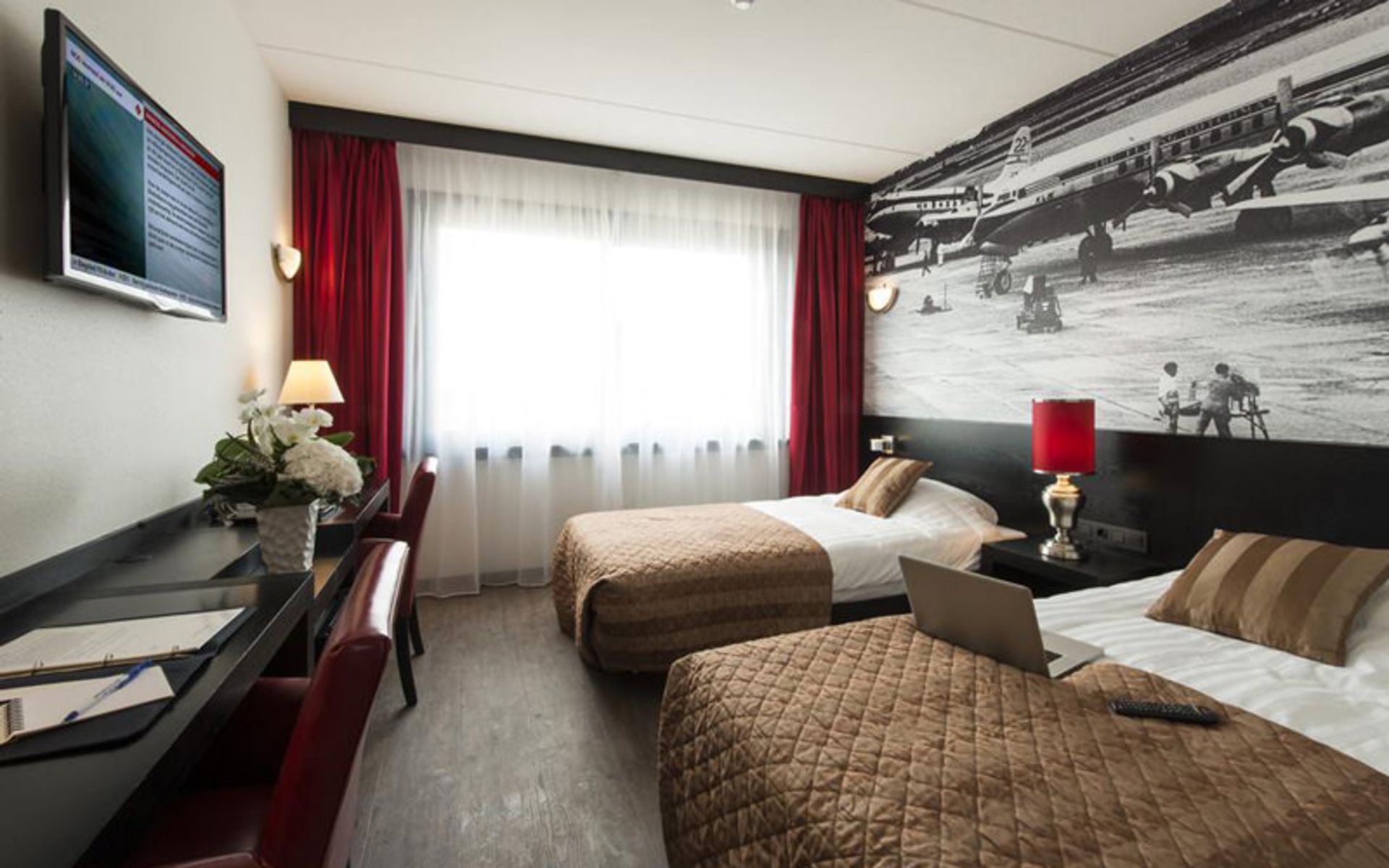 هتل باستین آمستردام ایرپورت (Bastion Hotel Amsterdam Airport)
