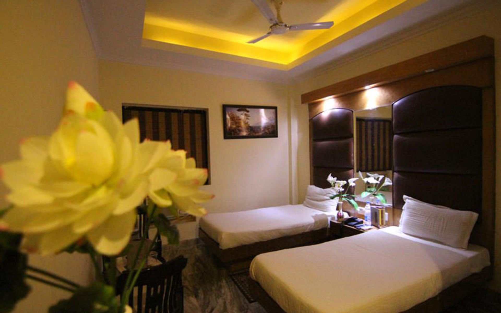 هتل کستل بلو (Hotel Castle Blue)