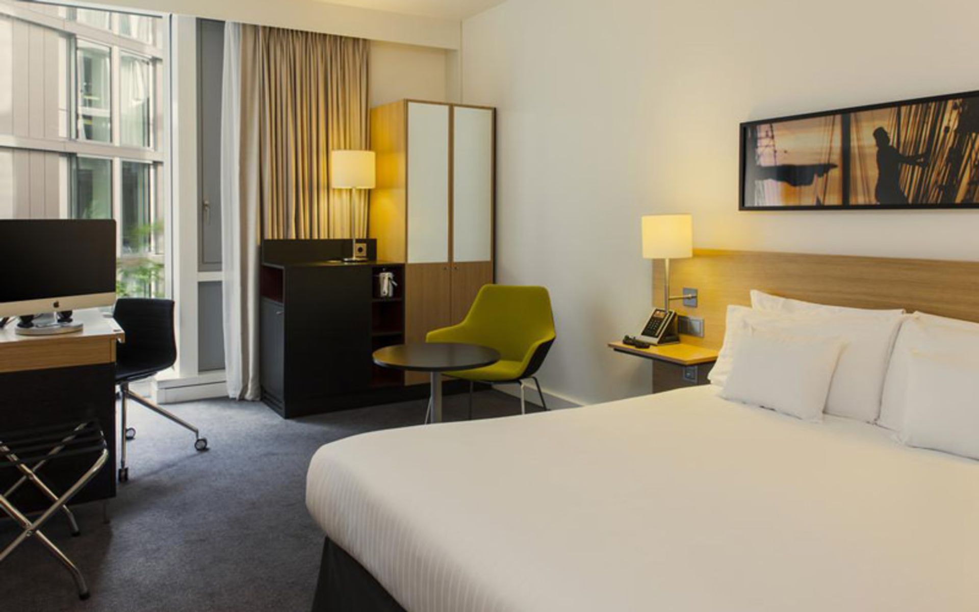 هتل دابل تری بای هیلتون آمستردام سنترال استیشن (DoubleTree by Hilton Amsterdam Centraal Station)